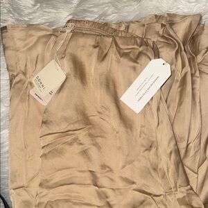 DONNIE. Satiny Simple Skirt